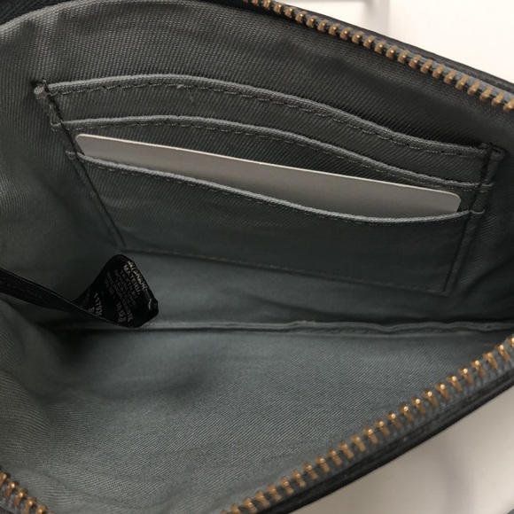 Fossil gray leather wristlet - Picture 4 of 6